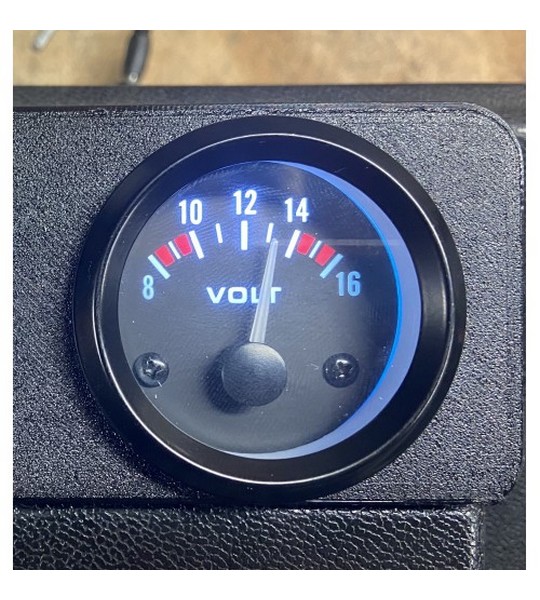 1 Manomètre voltmètre 8-16 volt sur tableau de bord de Renault 4 4L